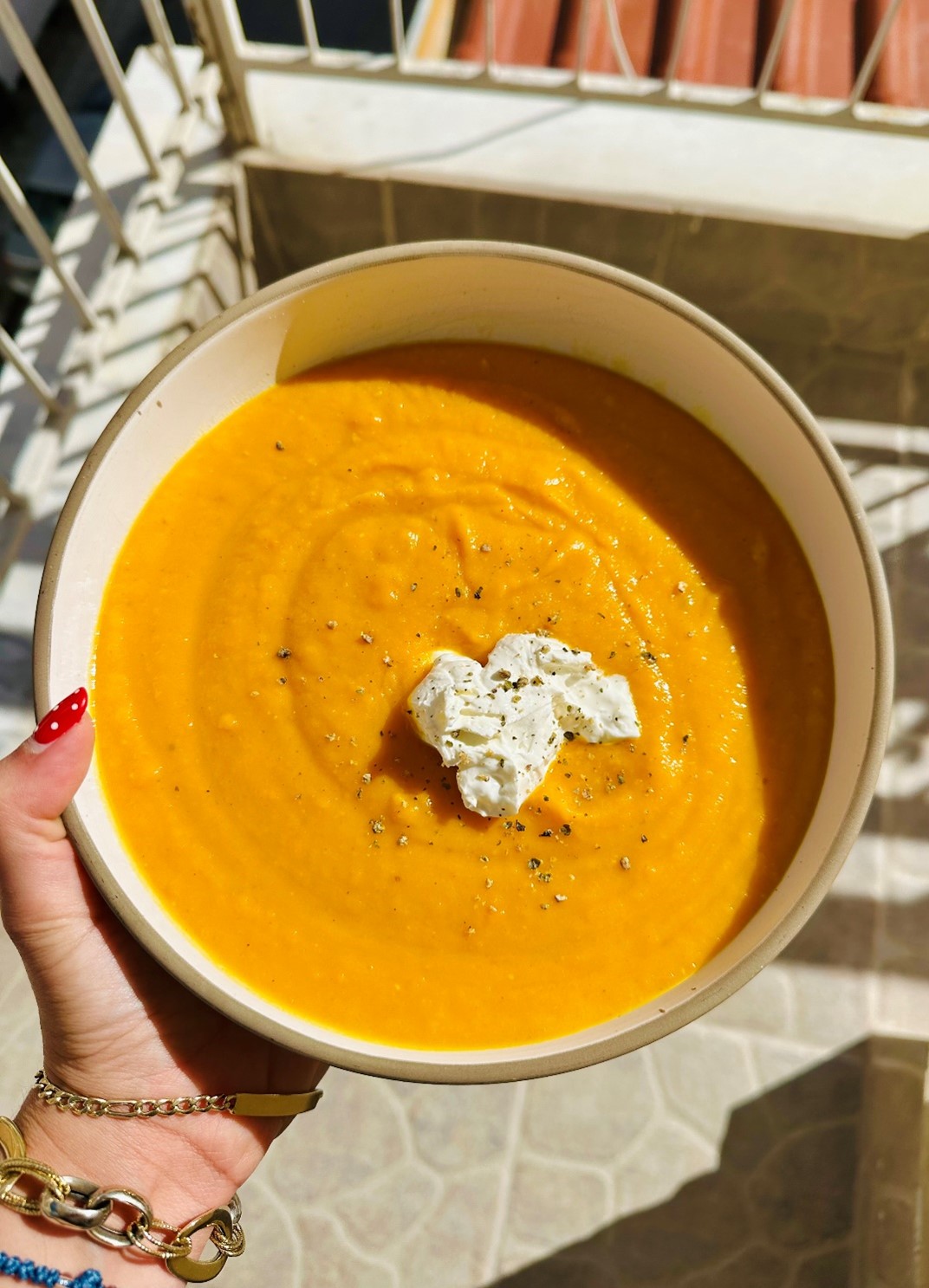 Γεμάτη θρεπτικά συστατικά κολοκυθόσουπα